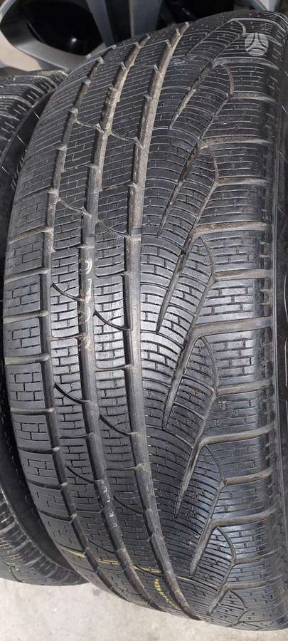 Pirelli, žieminės 235/45 R20