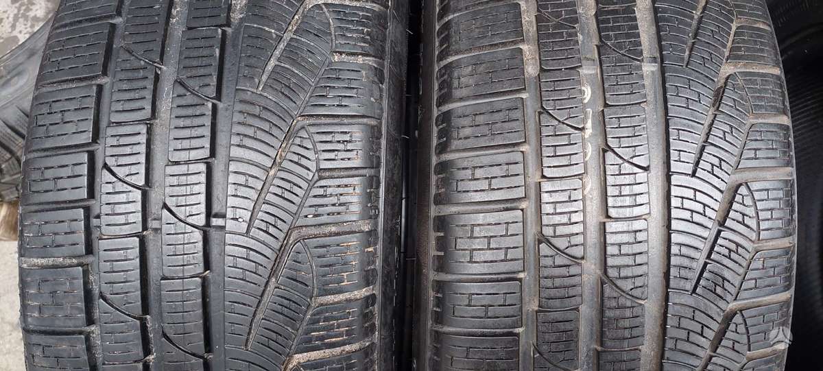 Pirelli, зимние 235/45 R20