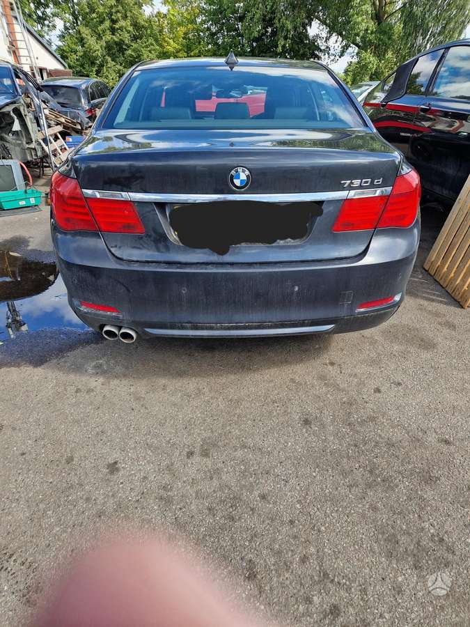 BMW 730