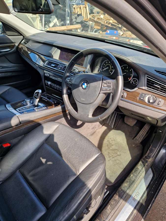 BMW 730