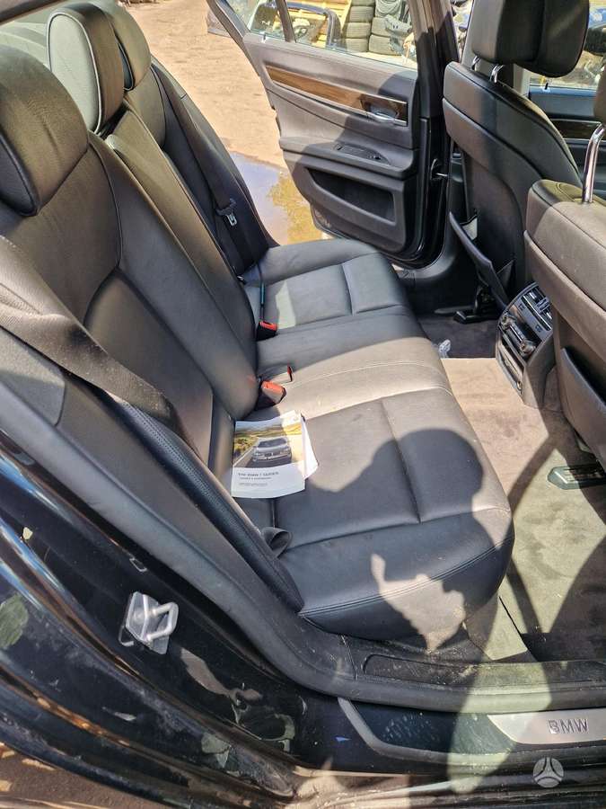 BMW 730