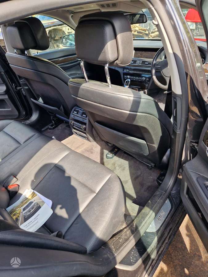 BMW 730
