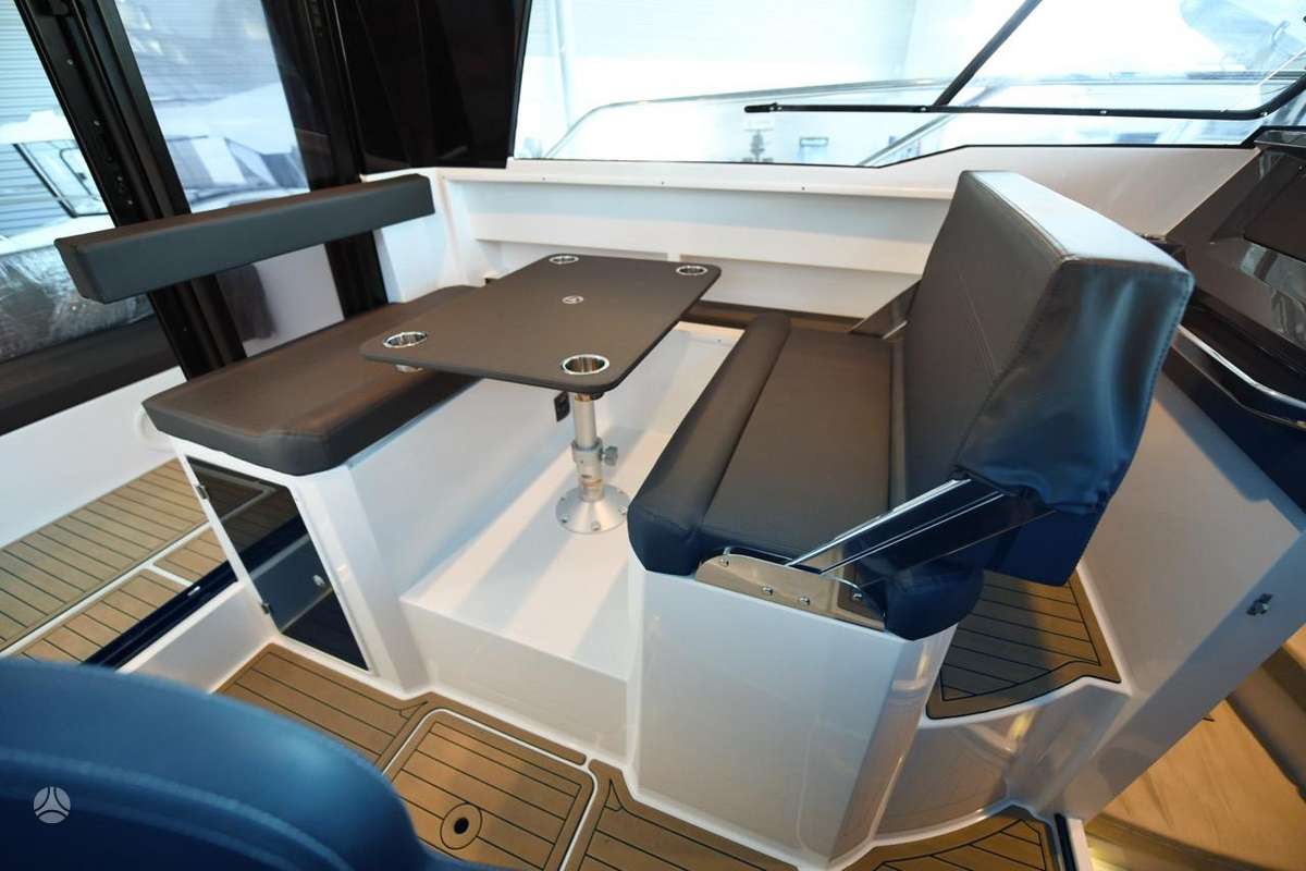 Parker 790 Explorer, yachts / cruisers
