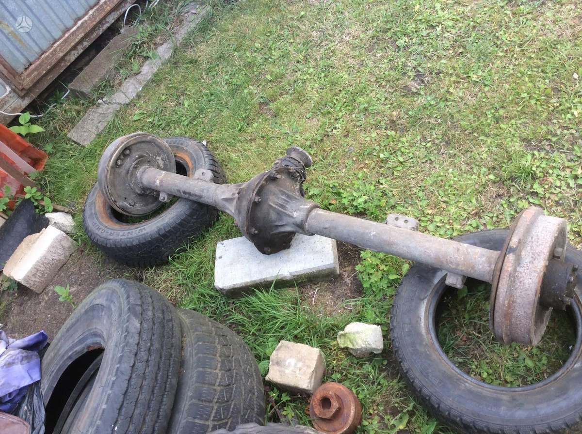 GAZ 24 salono detalės