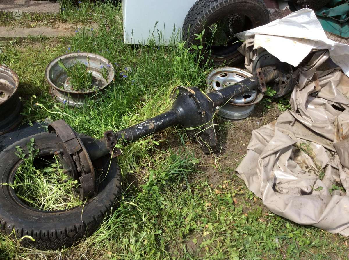 GAZ 24 salono detalės