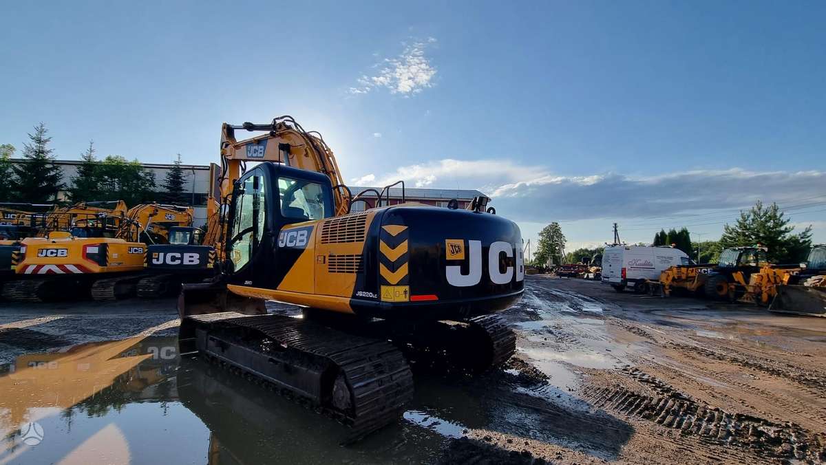 JCB JS220 LC, excavator