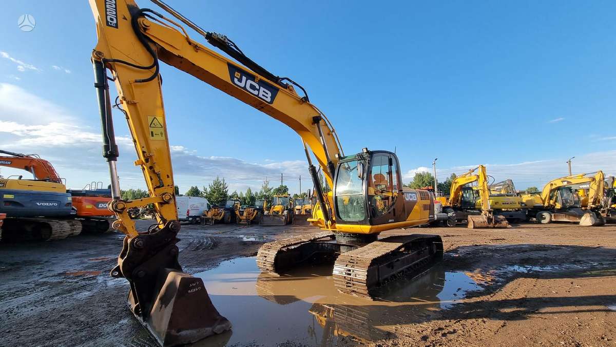 JCB JS220 LC, excavator