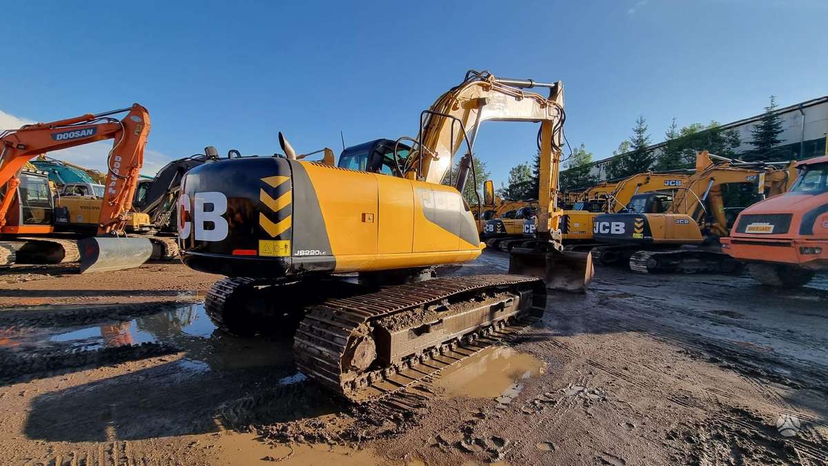 JCB JS220 LC, excavator