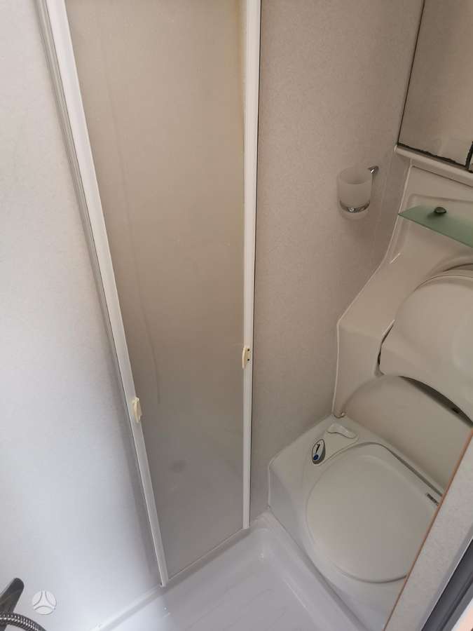 Bürstner Lunar, Elddis Sterling, caravans