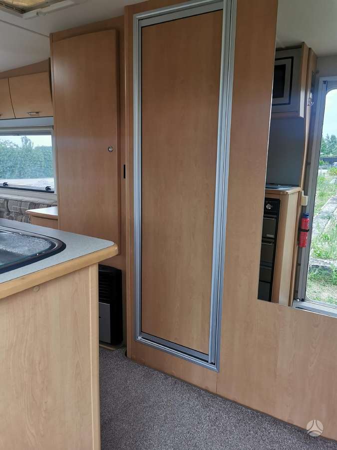Bürstner Lunar, Elddis Sterling, кемперы