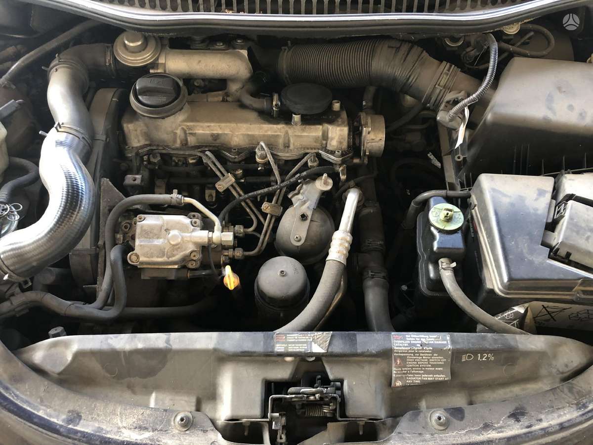 Volkswagen Beetle dalimis. dalimis