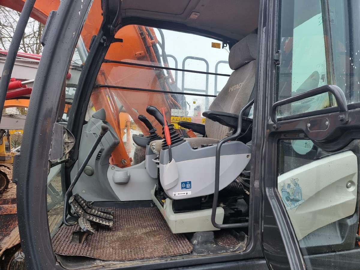 Hitachi ZX130 LCN-6, экскаваторы