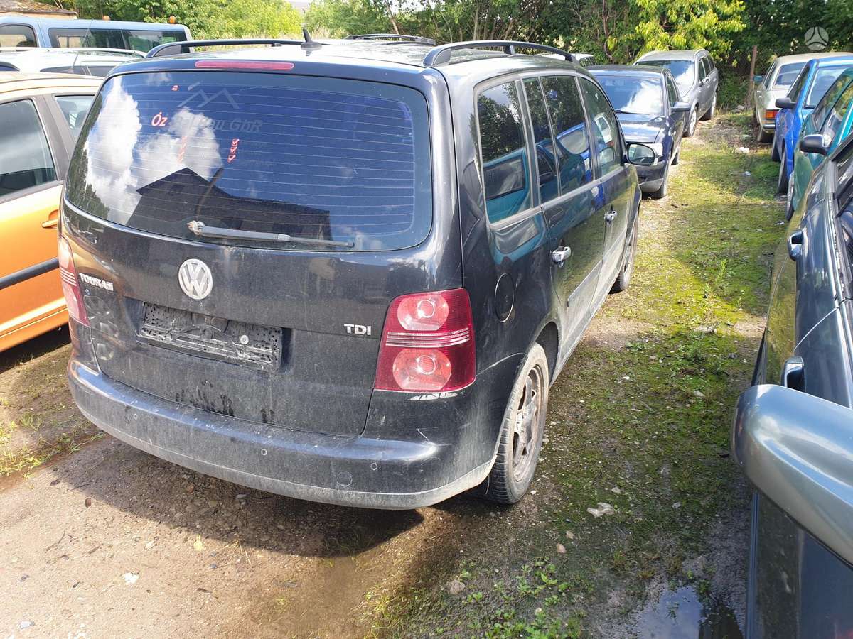 Volkswagen Touran по частям