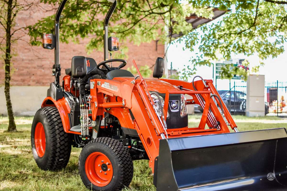 Kioti CX2510 HST, тракторы