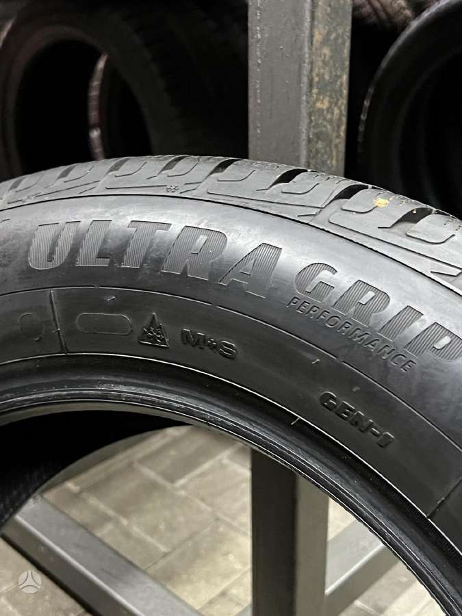 Goodyear ULTRAGRIP PERF. GEN-1, winter 215/65 R17