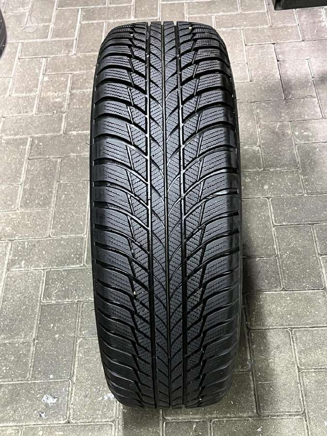 Bridgestone BLIZZAK LM001, winter 215/65 R17