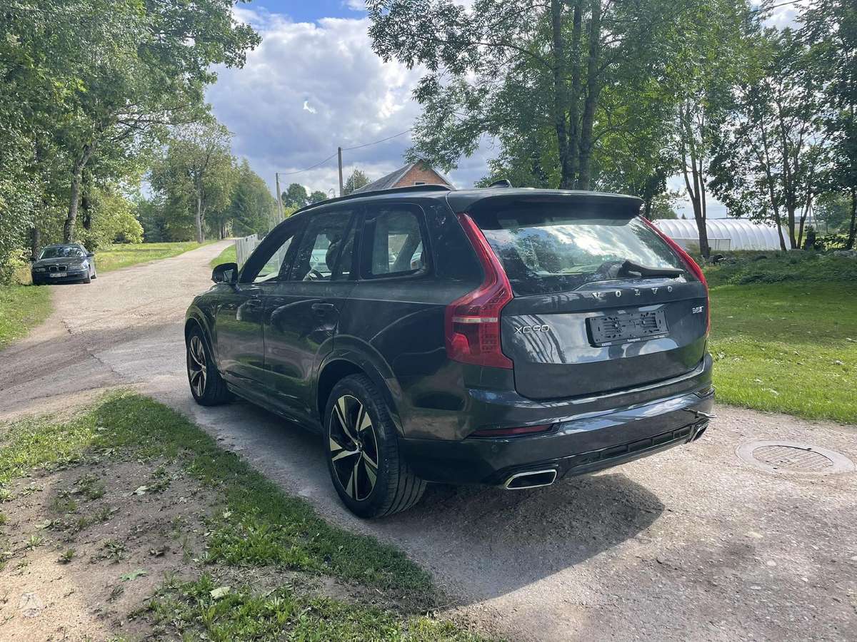 Volvo XC90 dalimis