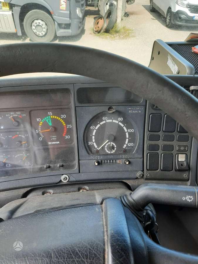 Scania P 94 LB, kietašoniai
