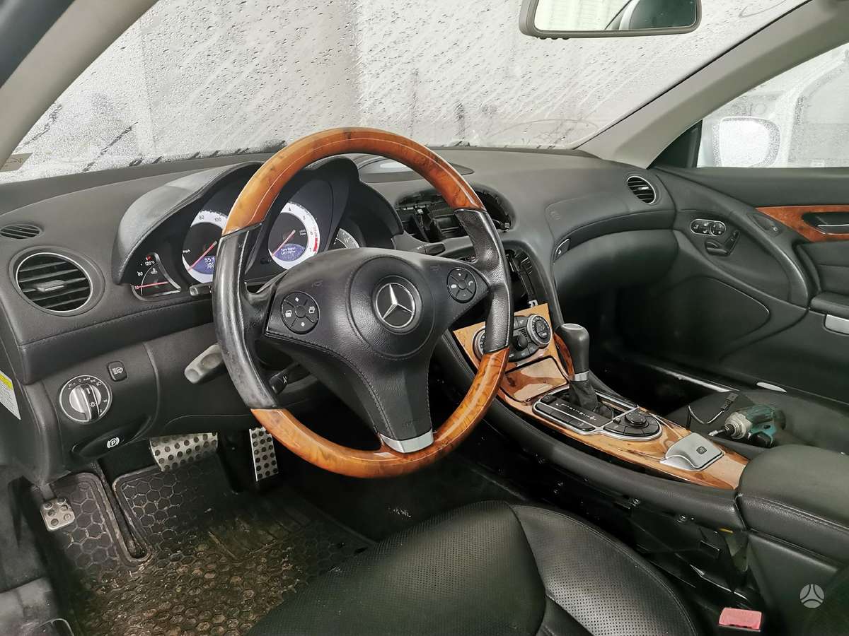Mercedes-Benz SL550 по частям