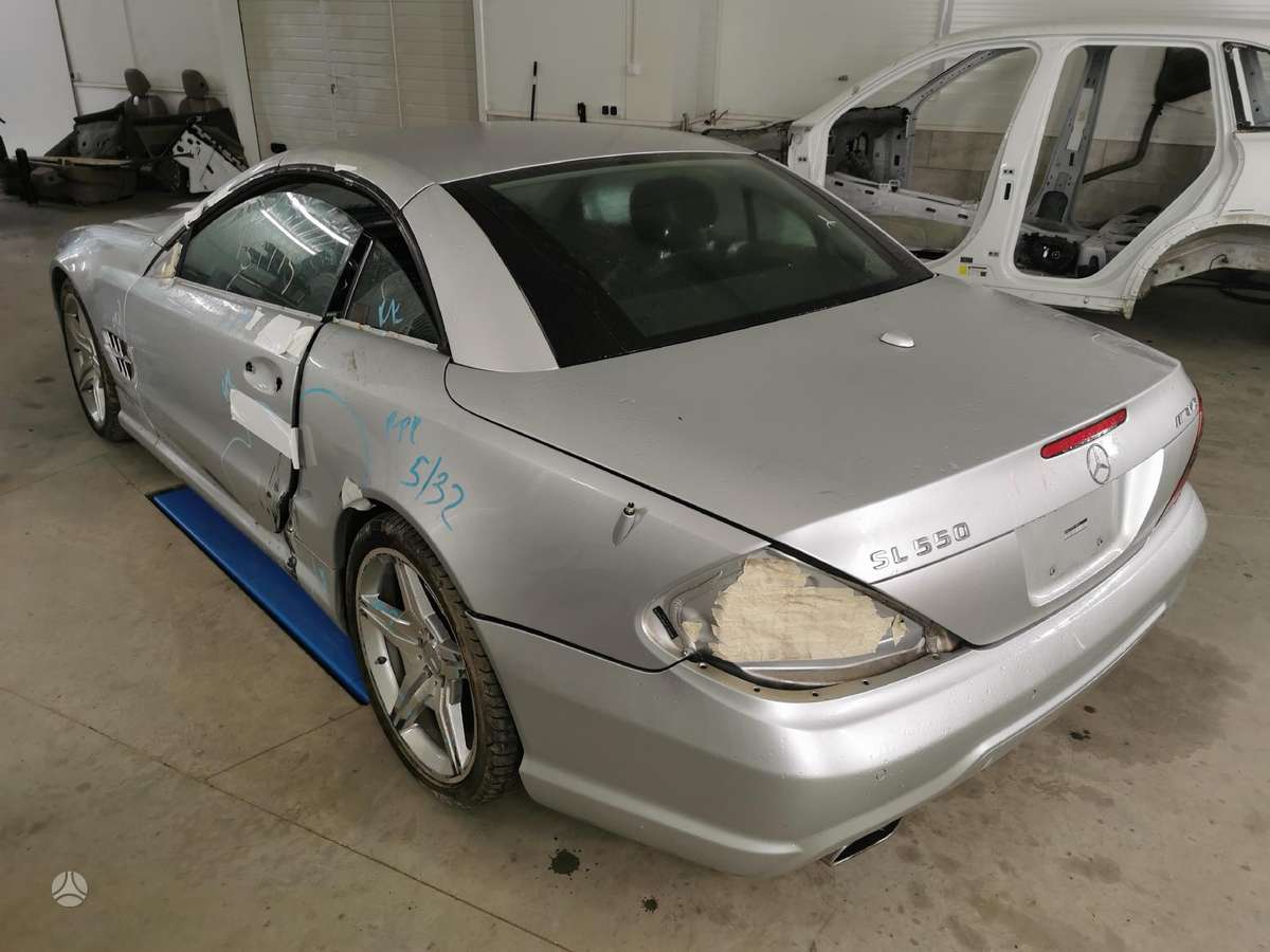 Mercedes-Benz SL550 по частям