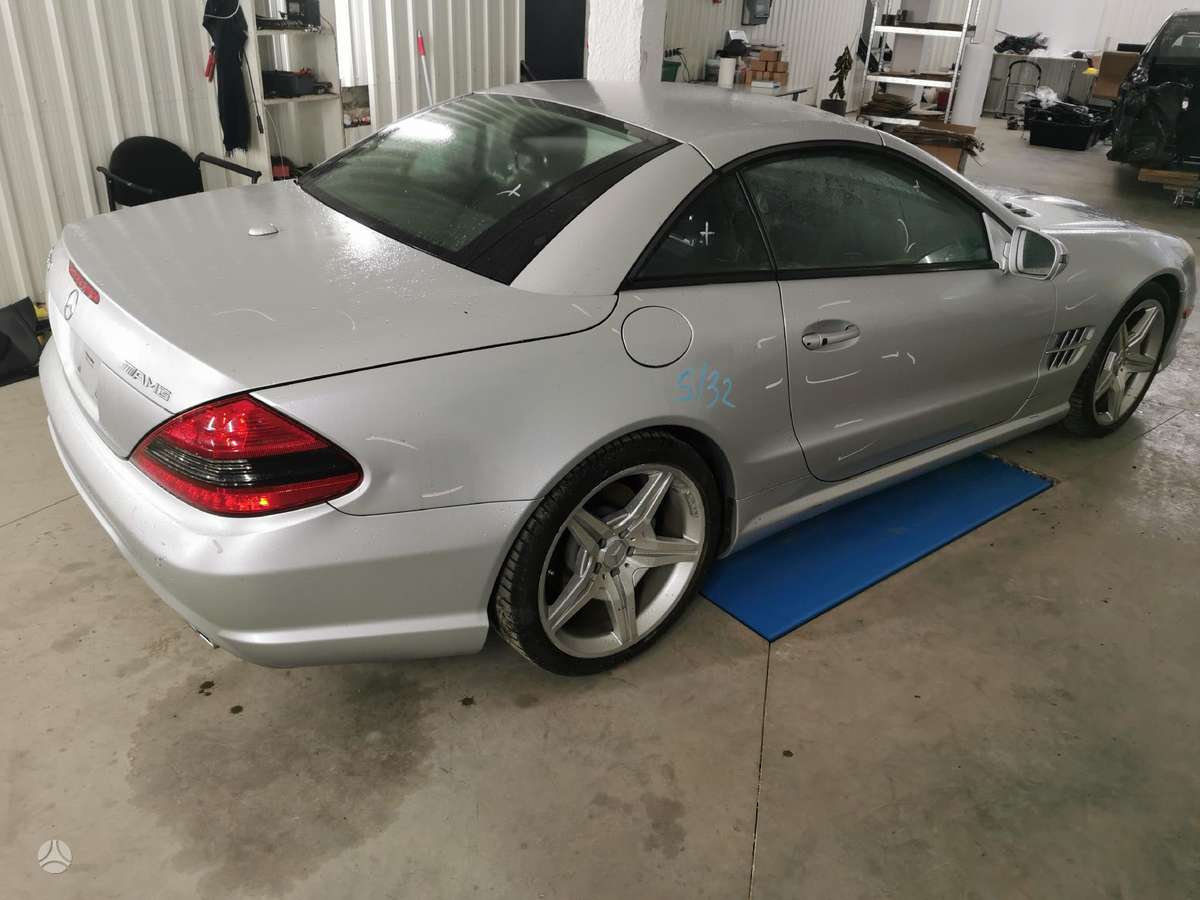 Mercedes-Benz SL550 по частям