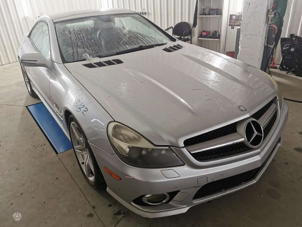 Mercedes-Benz SL550 dalimis
