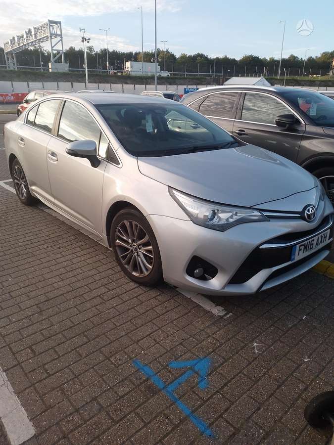 Toyota Avensis dalimis