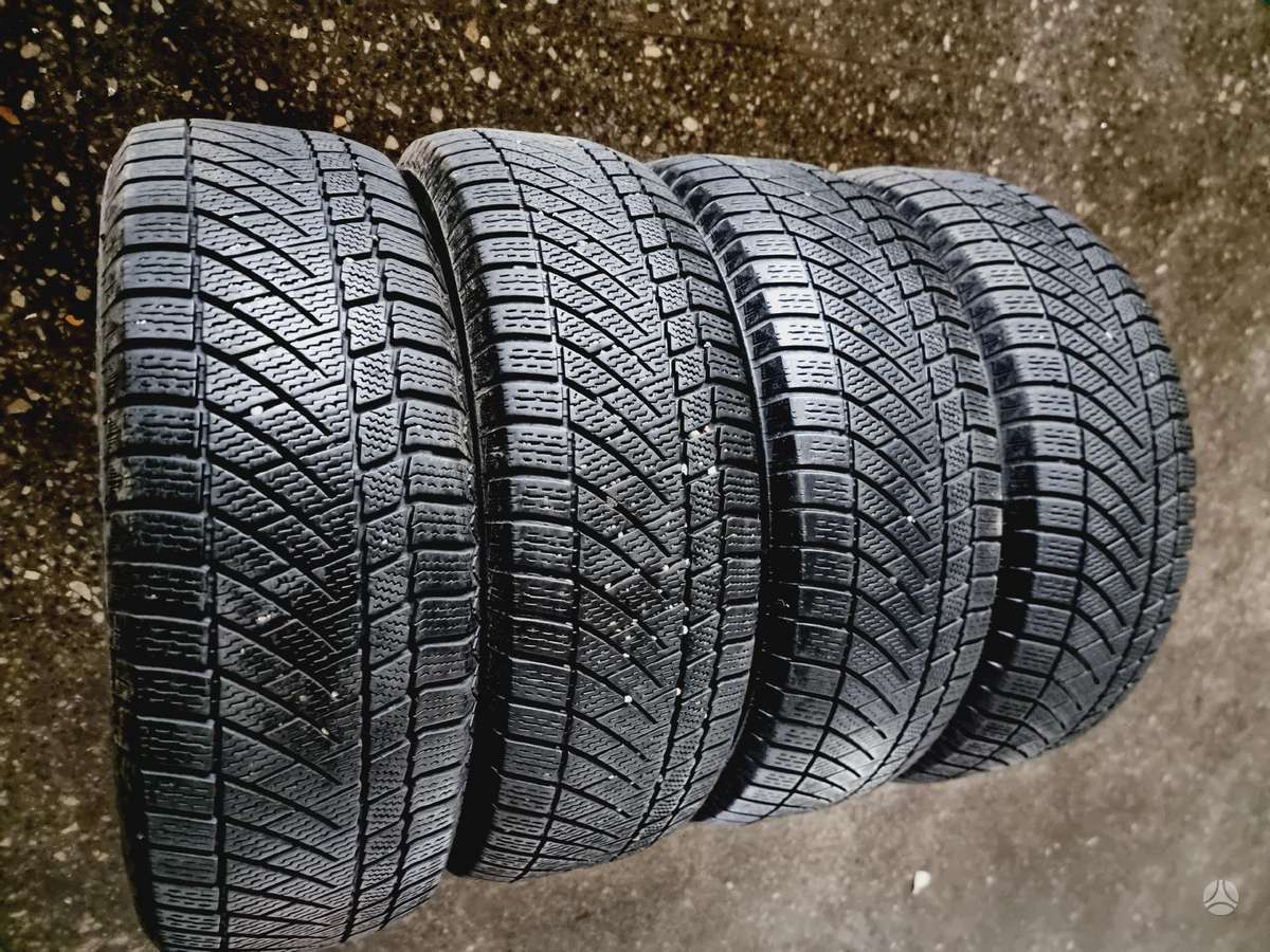Continental, всесезонные 205/55 R16