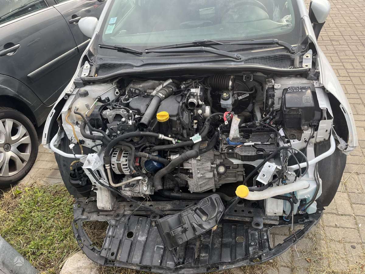 Renault Clio for parts