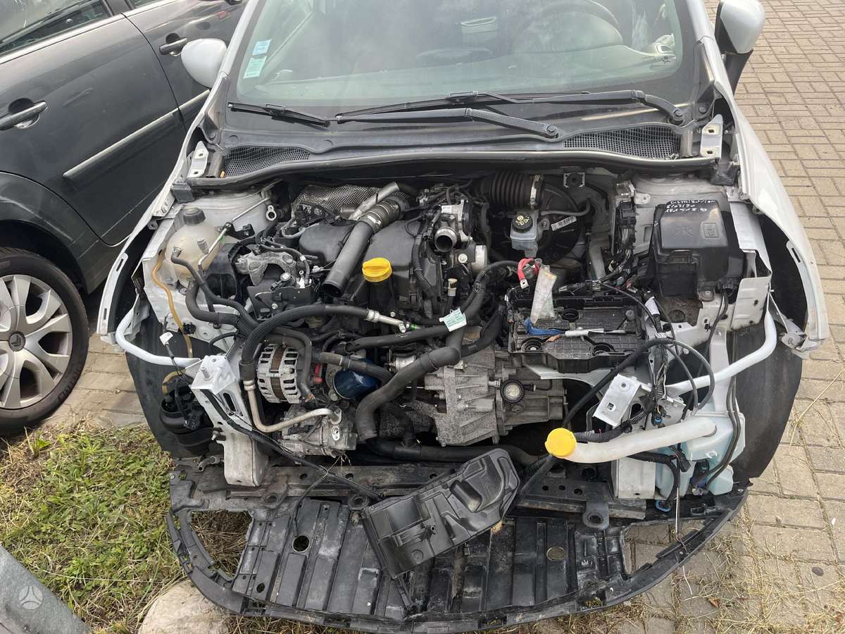 Renault Clio rezerves daļās
