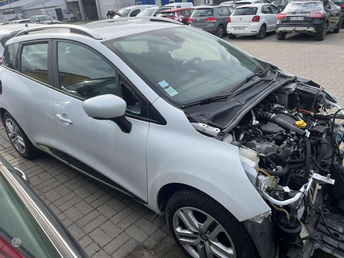 Renault Clio for parts