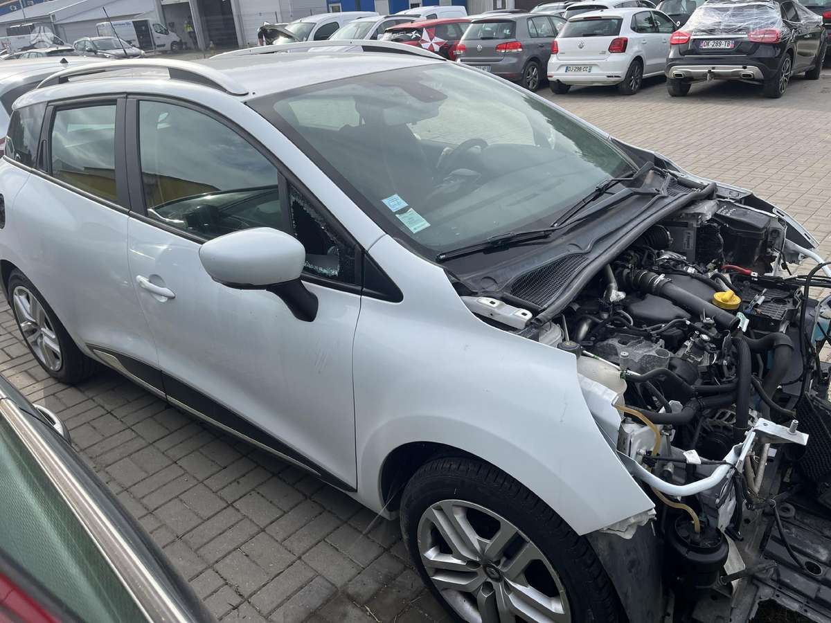 Renault Clio по частям