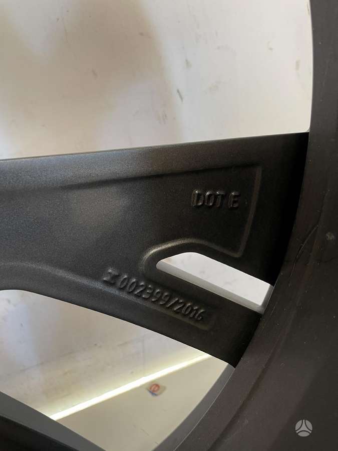 Volvo V90, lengvojo lydinio, R21
