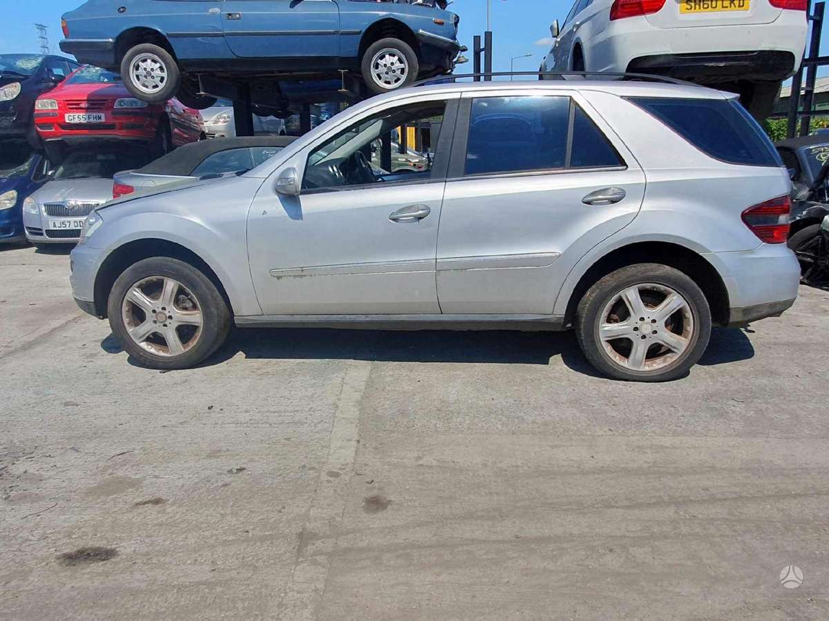 Mercedes-Benz ML320