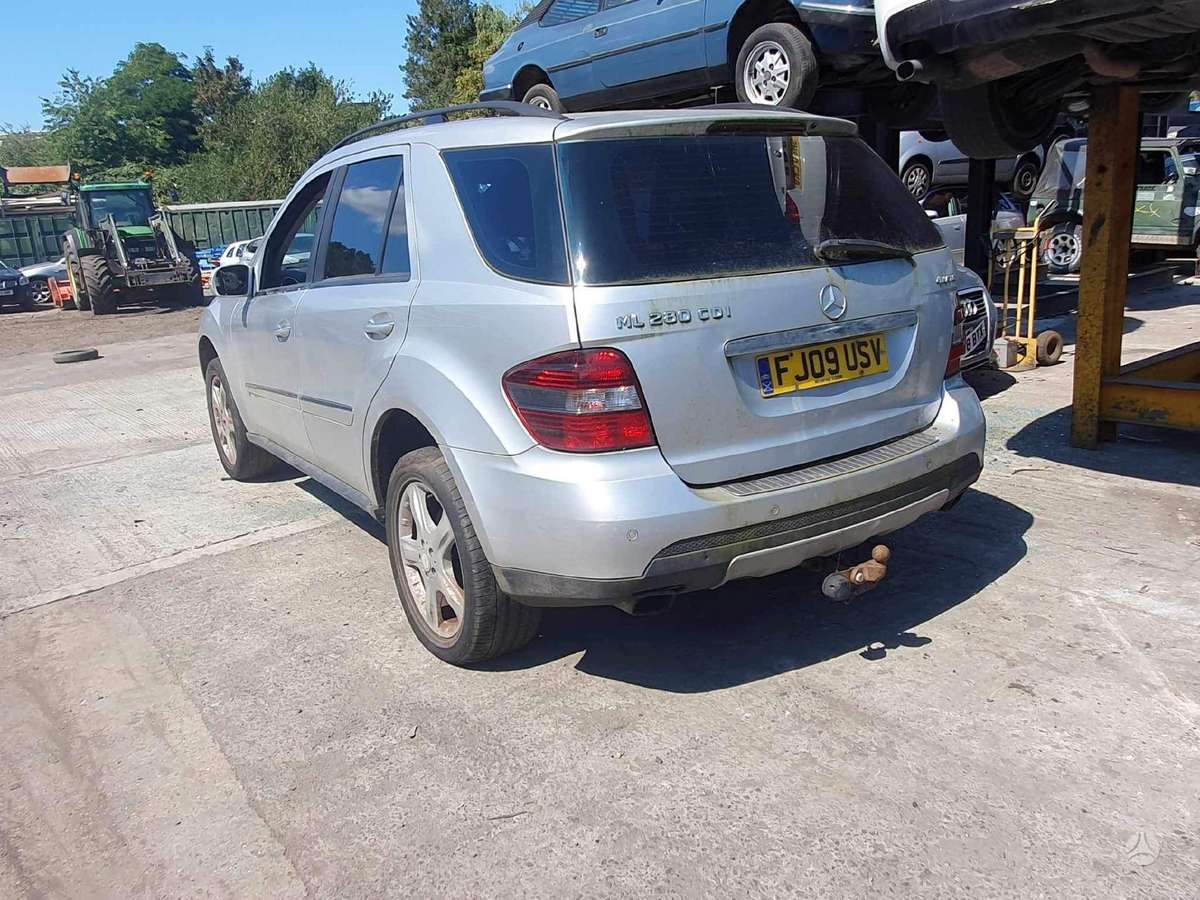 Mercedes-Benz ML320