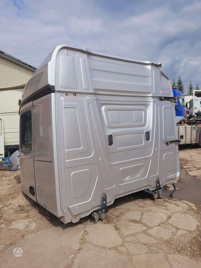 Mercedes-Benz -, semi-trailer trucks