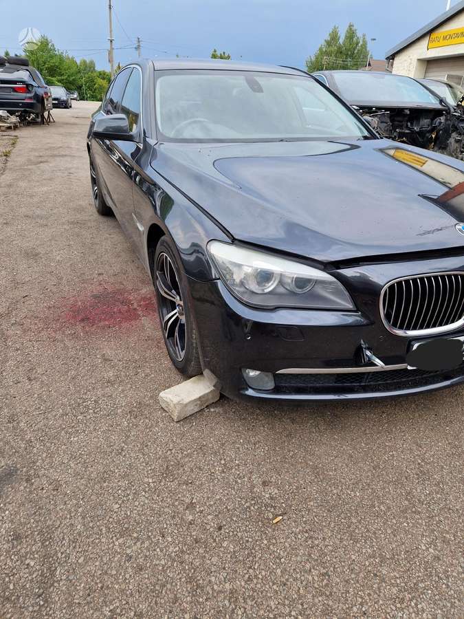 BMW 730