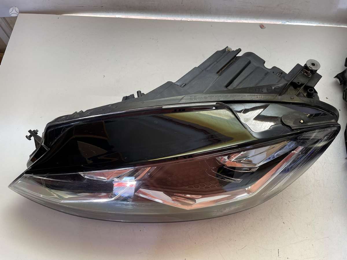 Volkswagen Golf žibintai