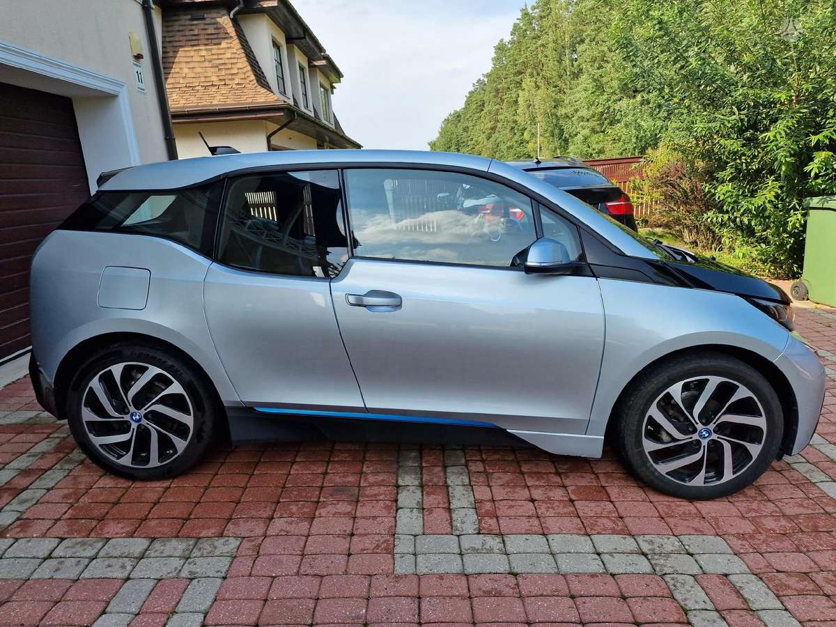 BMW i3, Хэтчбек