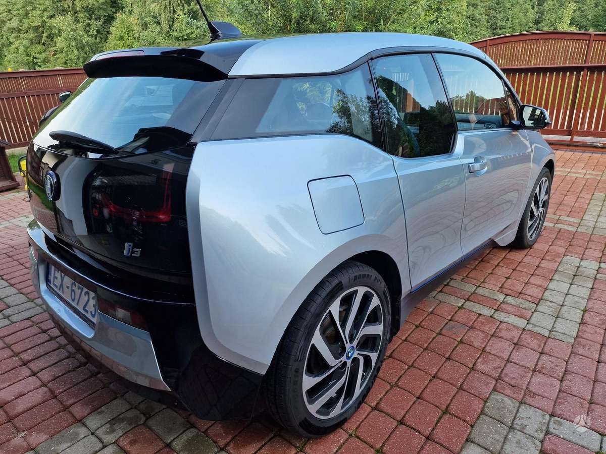 BMW i3, Хэтчбек