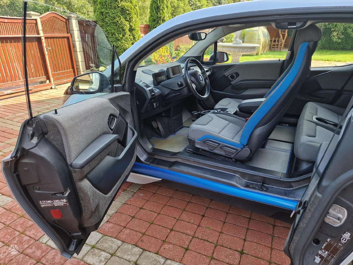 BMW i3, Хэтчбек