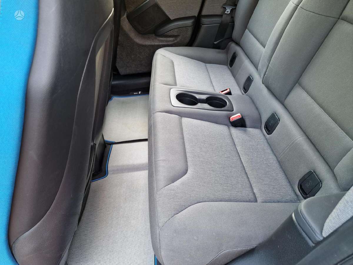 BMW i3, Хэтчбек
