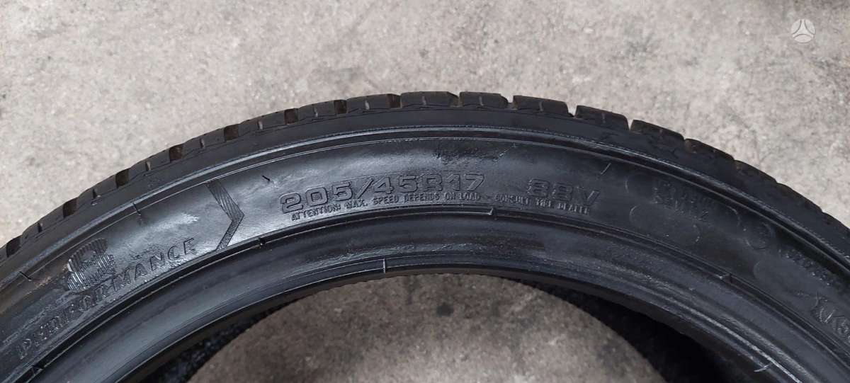Goodyear, winter 205/45 R17