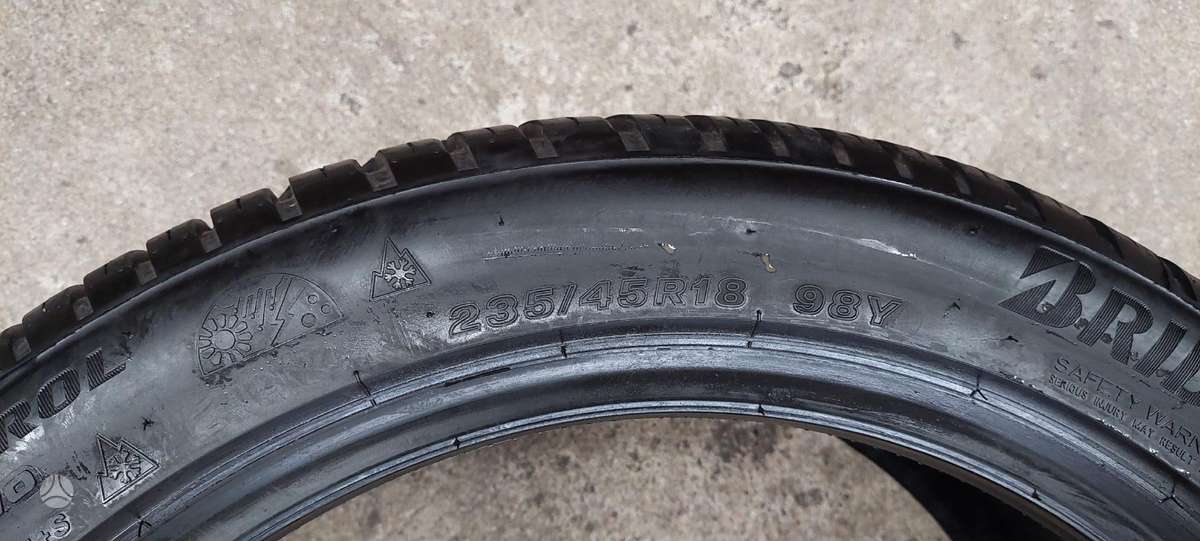 Bridgestone, всесезонные 235/45 R18
