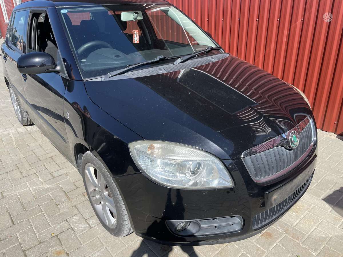 Skoda Fabia dalimis