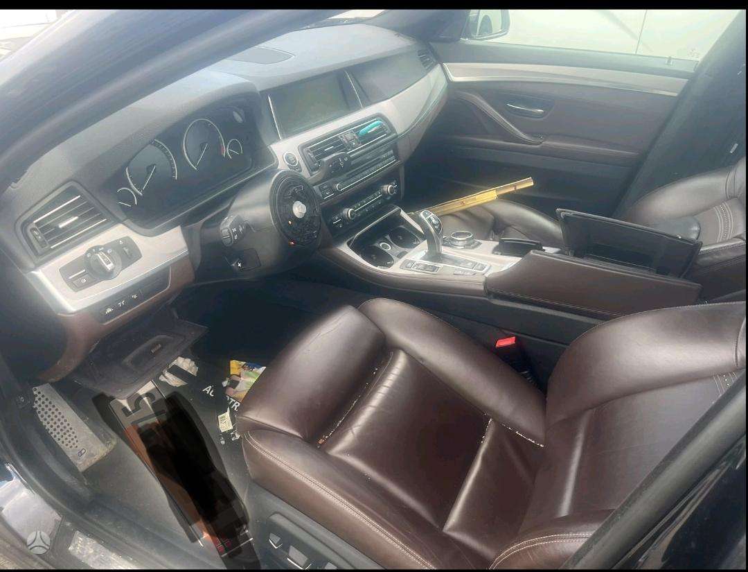 BMW M550 Norvegiska nera vairo