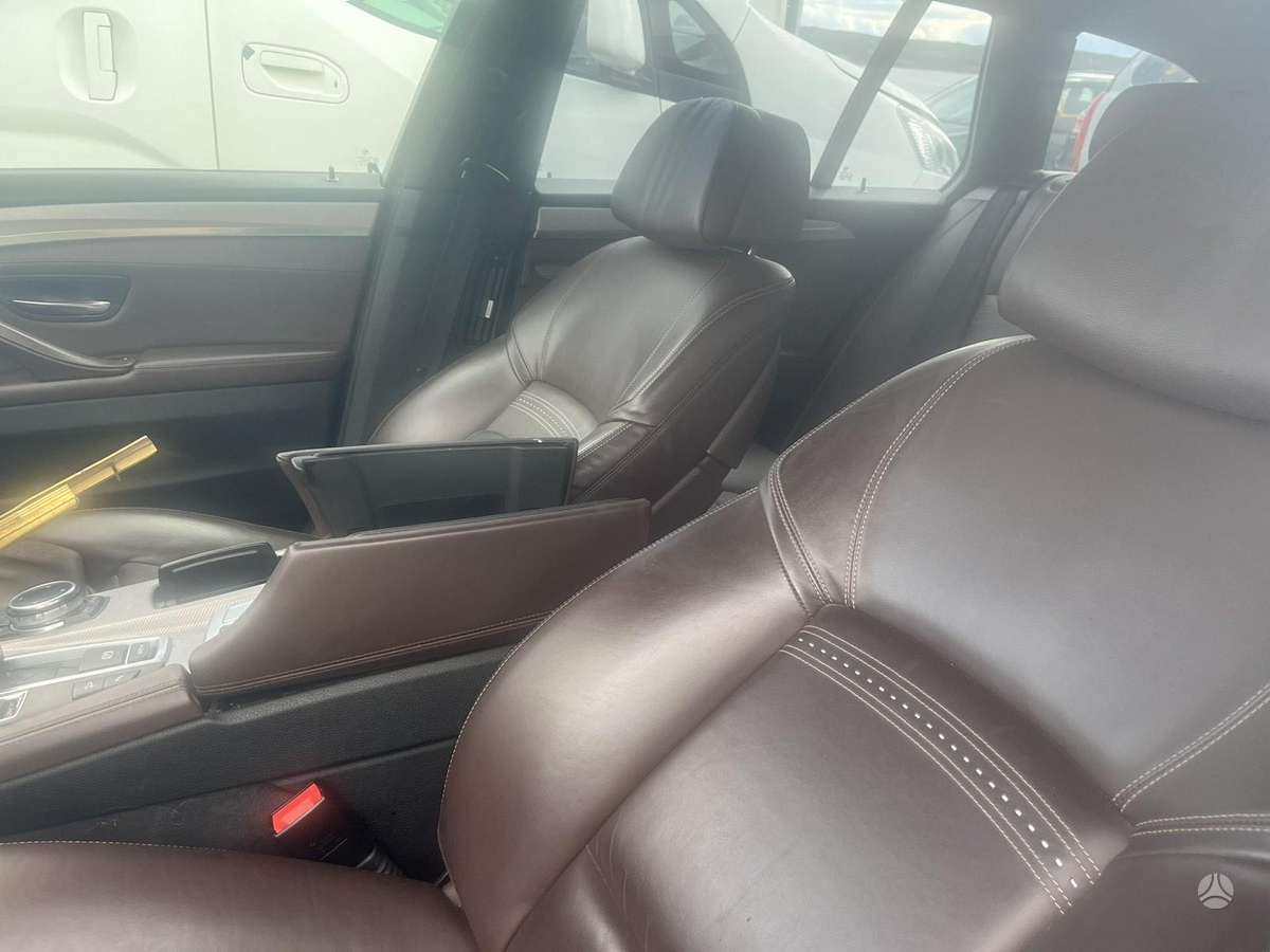 BMW M550 Norvegiska nera vairo