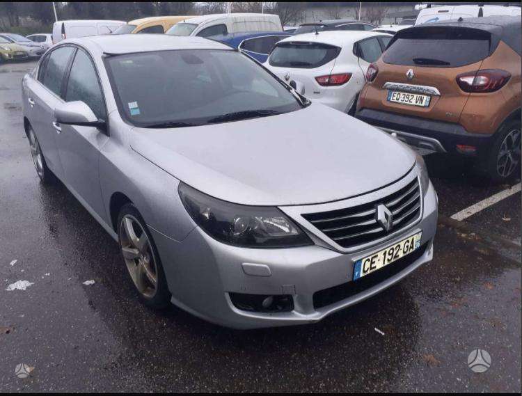 Renault Latitude dalimis