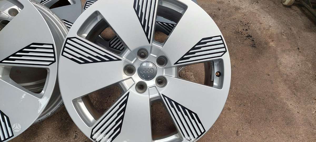 Audi, lengvojo lydinio, R19