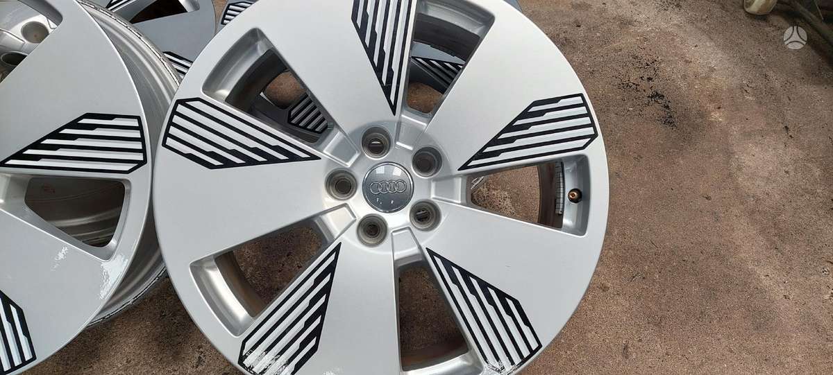 Audi, light alloy, R19